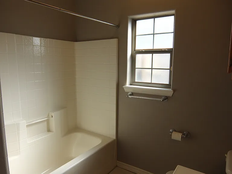 2505 Rose St — Photo 12