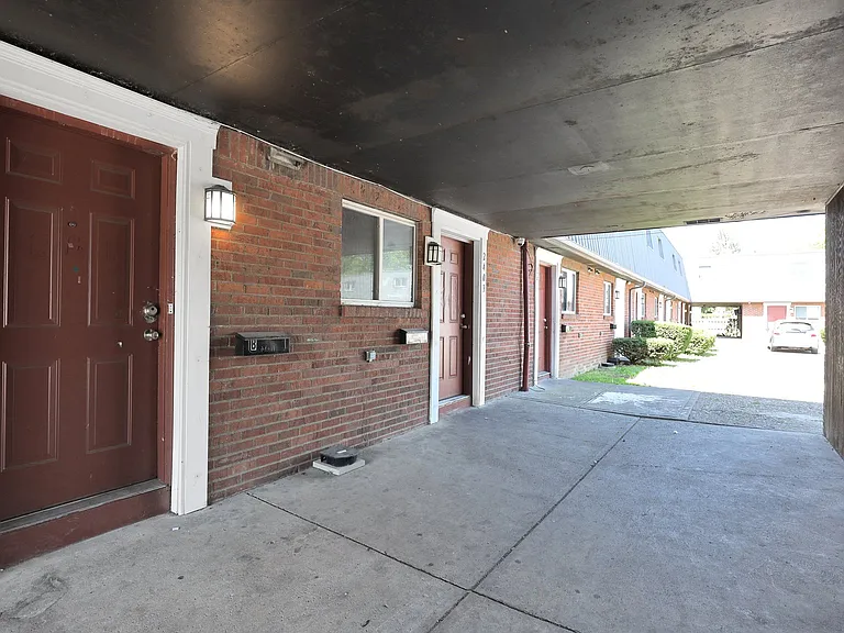 2405 Belcher Dr #B — Photo 18