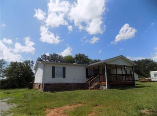 1102 Chestnut Grove Rd, King, NC 27021