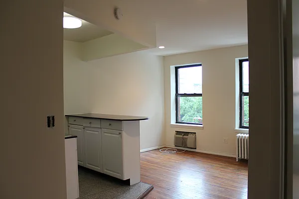 Rented by ELK Investors | media 25