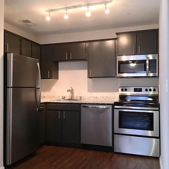 109 Peace St — Photo 1