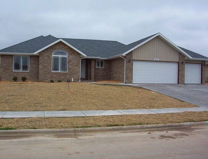 Beautiful 4 bedroom house in Battlefield! — Photo 1