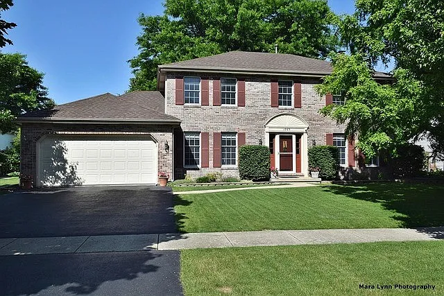 1925 Huntington Rd photo 1
