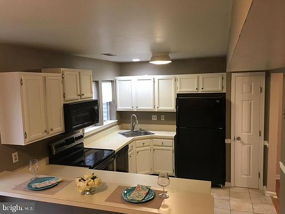 4th image of 716 Orley Pl