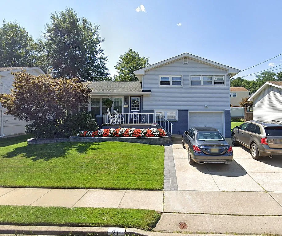 21 Monush St photo 1