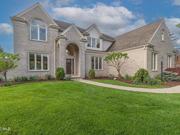 7443 Scandinavia Dr, Maumee, OH 43537