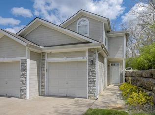 1300 NW Hidden Ridge Ct, Blue Springs, MO 64015