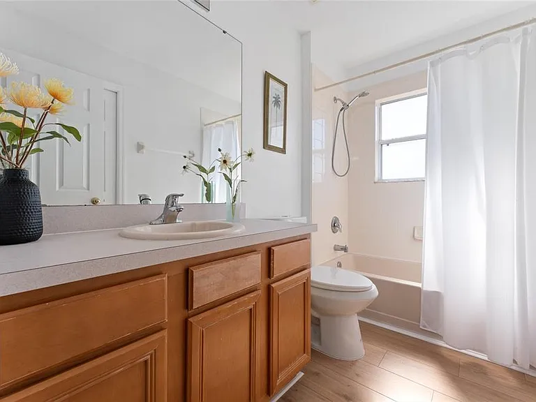 1031 Solana Cir — Photo 34