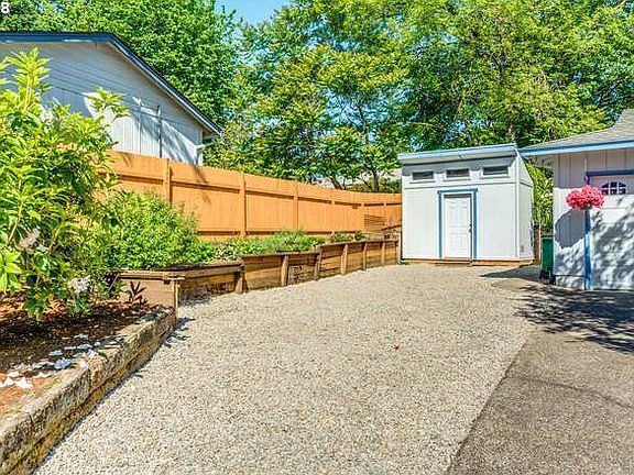 2nd image of 5616 SE Hillwood Cir