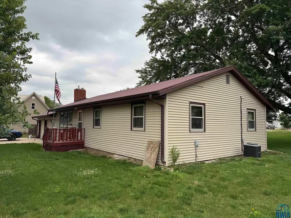 310 S 4th St, Mapleton, IA 51034