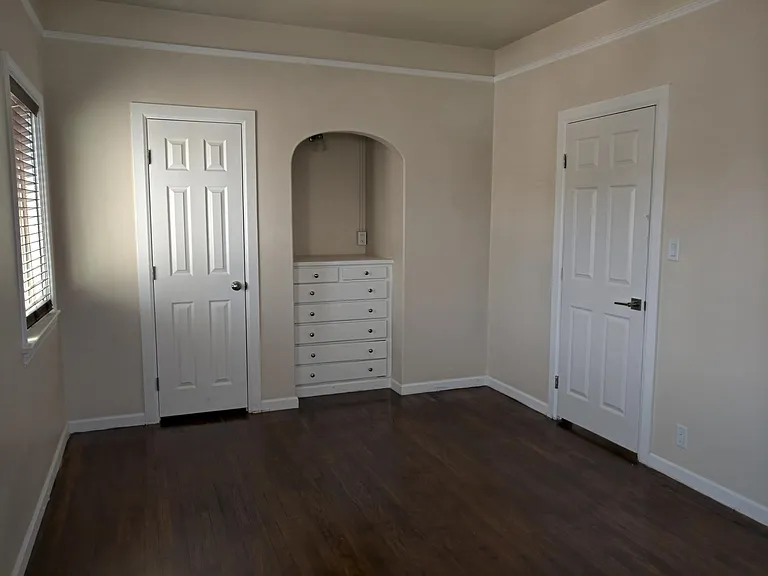 1321 E Mabel St — Photo 48