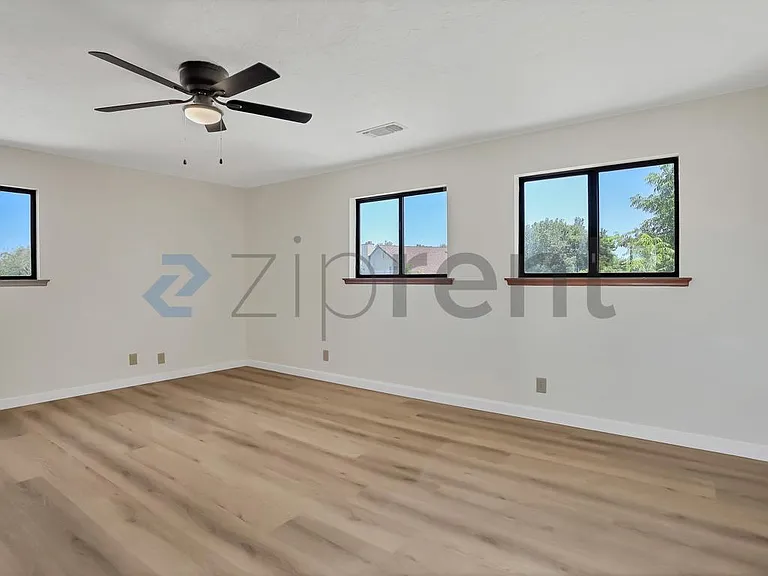 1196 Robinson Ct — Photo 31
