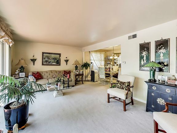 2nd image of 518 N Roberts Dr APT 2A