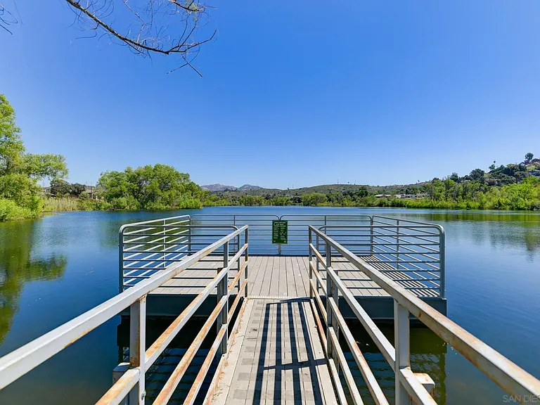 12738 Lakeshore Dr — Photo 12