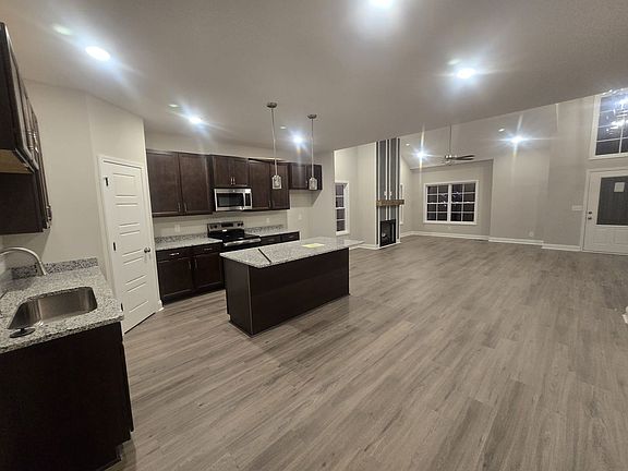 5th image of 3617 Westlake Dr