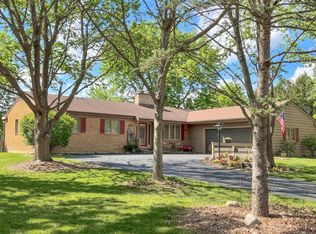 6315 Walkup Ln, Crystal Lake, IL 60012