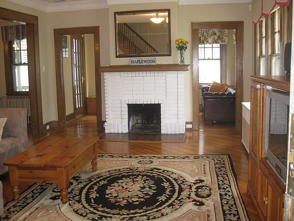 Living Room-Fireplace