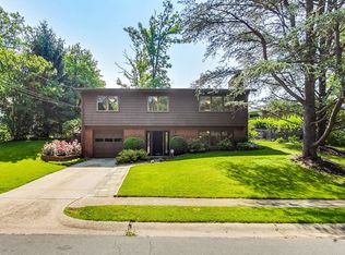 6515 E Halbert Rd, Bethesda, MD 20817