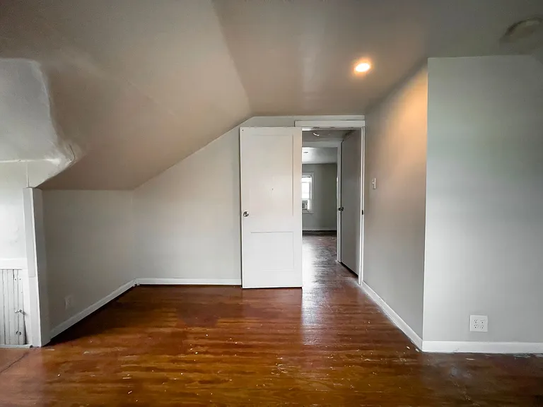 215 S Talley Ave — Photo 13