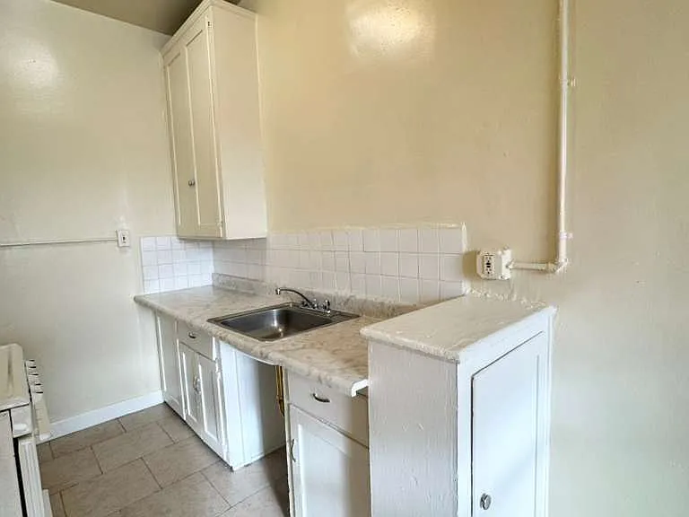 900 S Kingsley Dr #407 — Photo 11