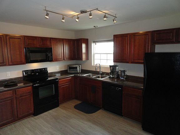 5th image of 3213 Pikes Peak Dr