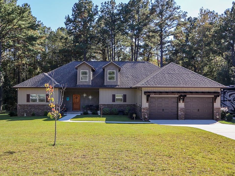 1st image of 104 Valley Ct