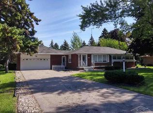 1620 S Outer Dr, Saginaw, MI 48601