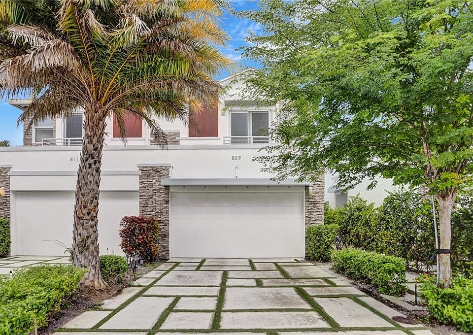 1st image of 809 SW 7th Ave