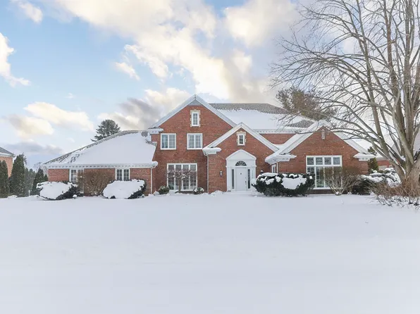 51340 Lake Pointe Ct, Granger, IN 46530