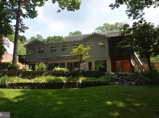 6620 Grey Fox Dr, Springfield, VA 22152