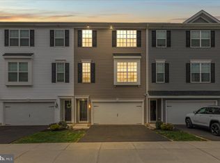204 Pond View Ct, Quakertown, PA 18951