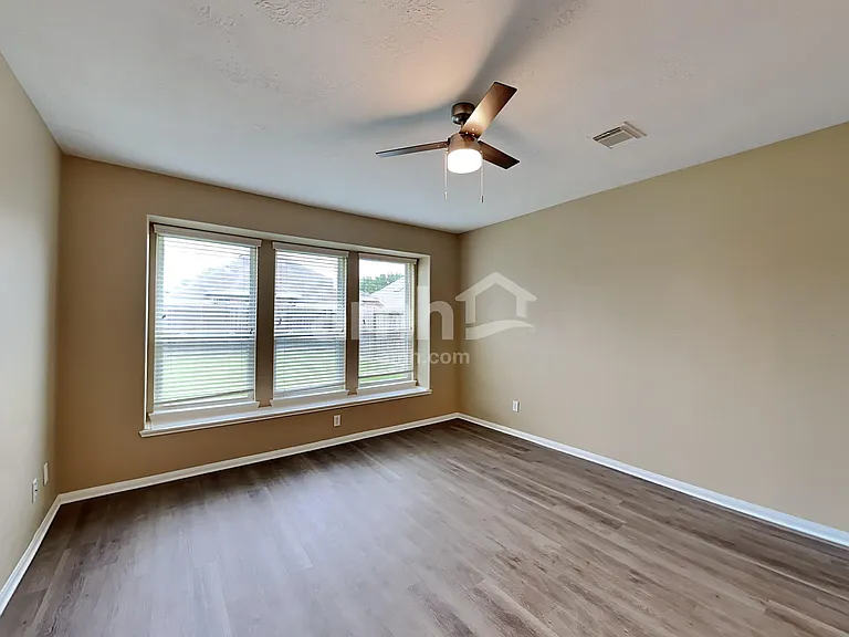 5718 Emerald Brook Ln — Photo 8