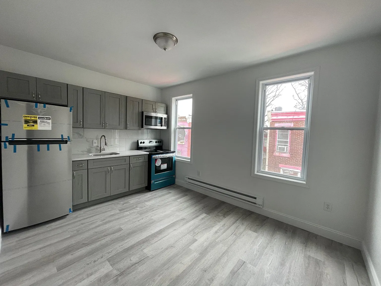 2731 N Darien St — Photo 3