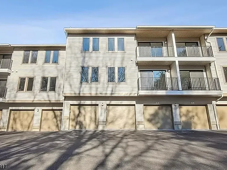 54 Sam Bonnell Dr #54 — Photo 3