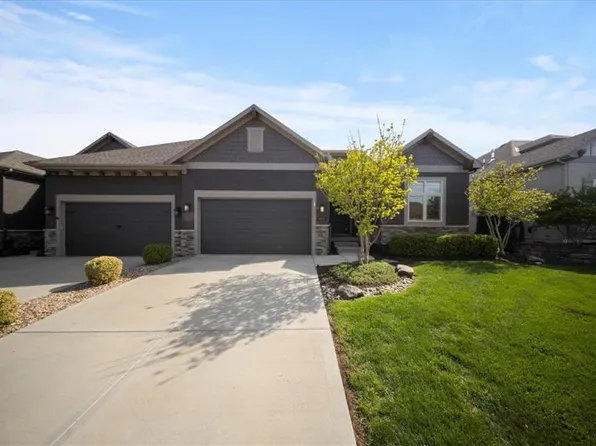 19521 W 100th St, Lenexa, KS 66220