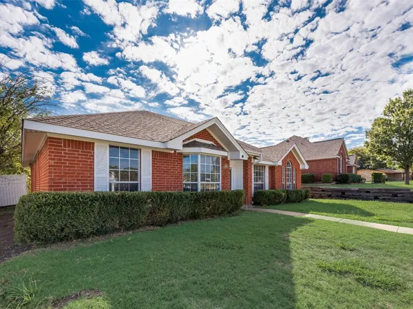 1206 Woodcrest Dr, Garland, TX 75040