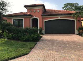 1229 Manado Dr, Naples, FL 34113