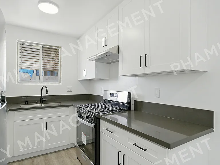 475 S Los Robles Ave #13 — Photo 6
