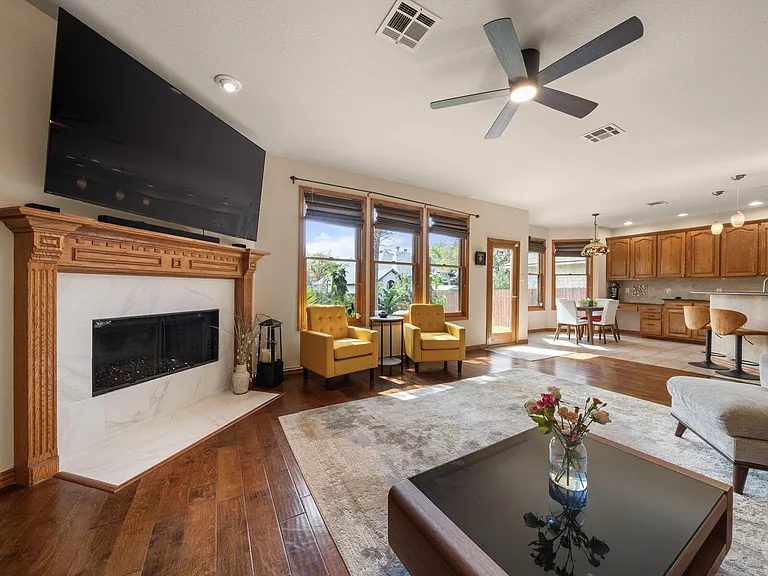1512 Amelia Dr — Photo 11