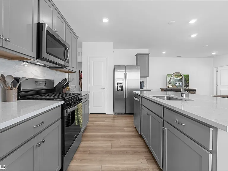 44148 Kelly Dr — Photo 10
