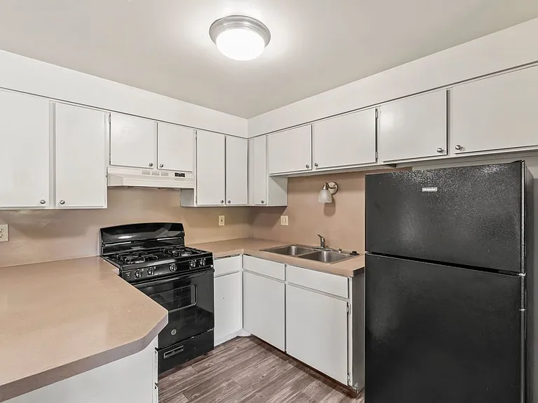 Christopher Village Apartments — Photo 14