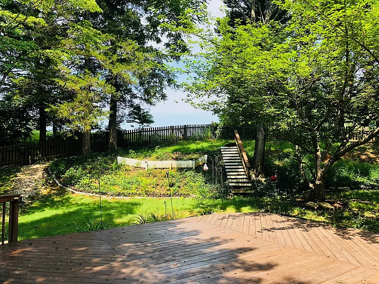2021 State Room Dr — Photo 2