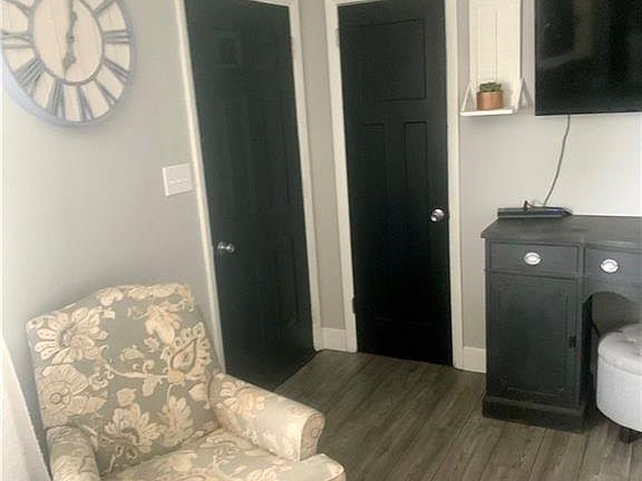 2nd image of 154 Antwerp Ave