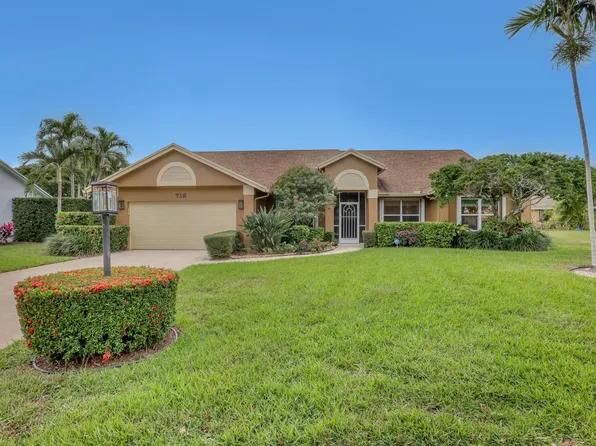 712 Golf Court, Delray Beach, FL 33445
