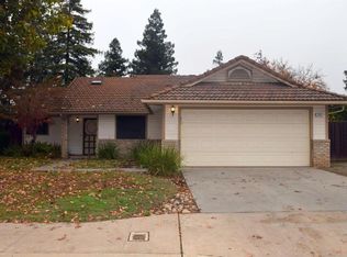 2347 Stuart Ave, Clovis, CA 93611