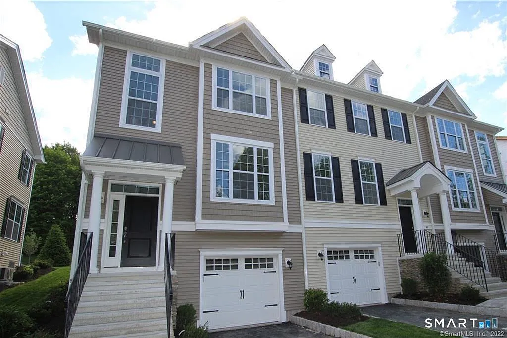 3 bed, 3.5 bath, 2294 sqft, $4,800 — Photo 1