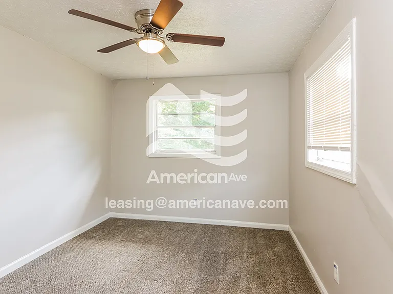 1509156_010_main_bedroom_10.jpg