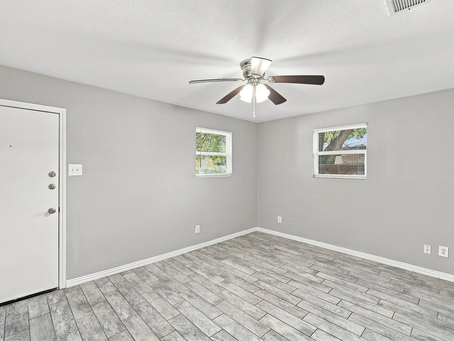 2 bed, $1,700 — Photo 4