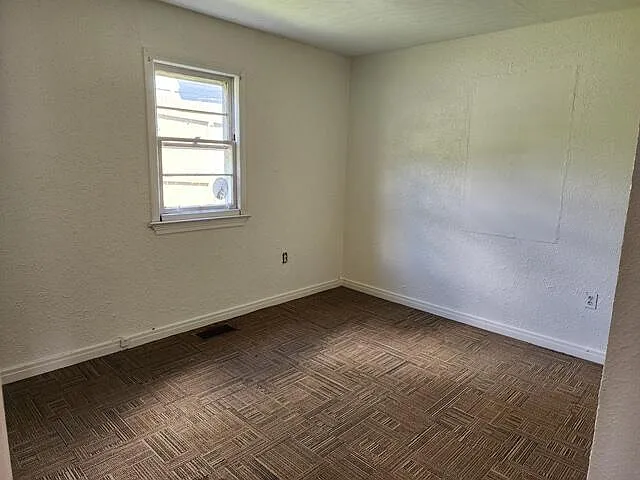 260 Meadow Rd — Photo 16