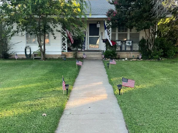 2113 4th St, Brownwood, TX 76801